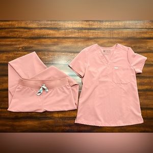 Figs Mauve Scrub set. Worn once. Excellent condition. Size small..